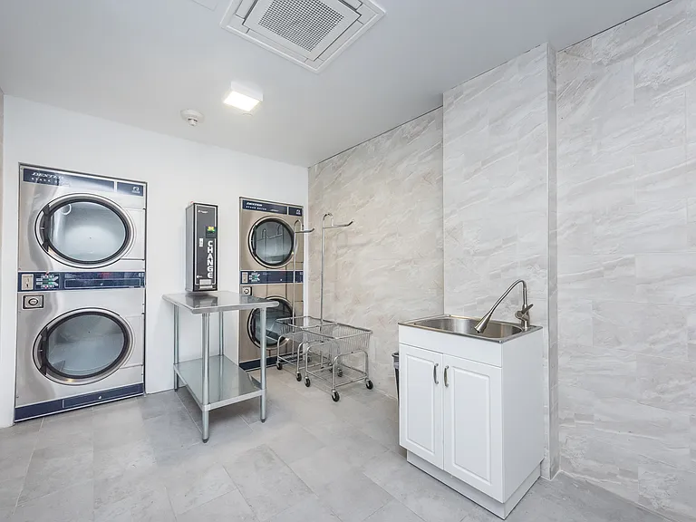 4005 Crescent St #5E — Photo 15