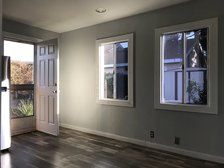 2133 N Buena Vista St — Photo 70