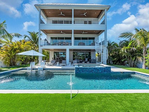 4th image of 229 Willow Ave Unit A