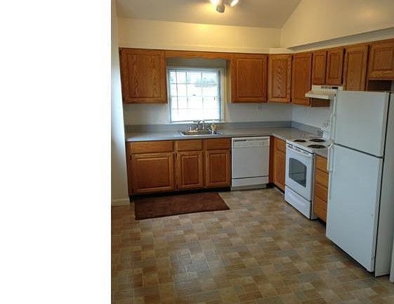 3rd image of 4672 W Lincoln Hwy Unit B
