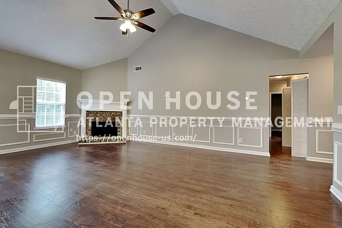 3 bed, 2.0 bath, 1737 sqft, $2,100 — Photo 4