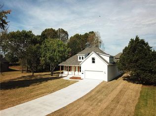 2266 Riverfront Ln, Fayetteville, AR 72703