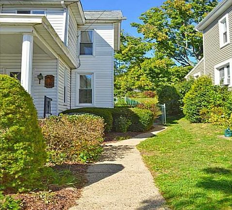 3rd image of 131 Church St