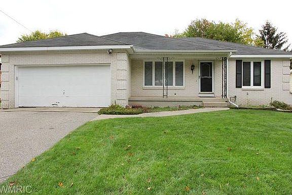 2nd image of 1332 Walwood Dr NE