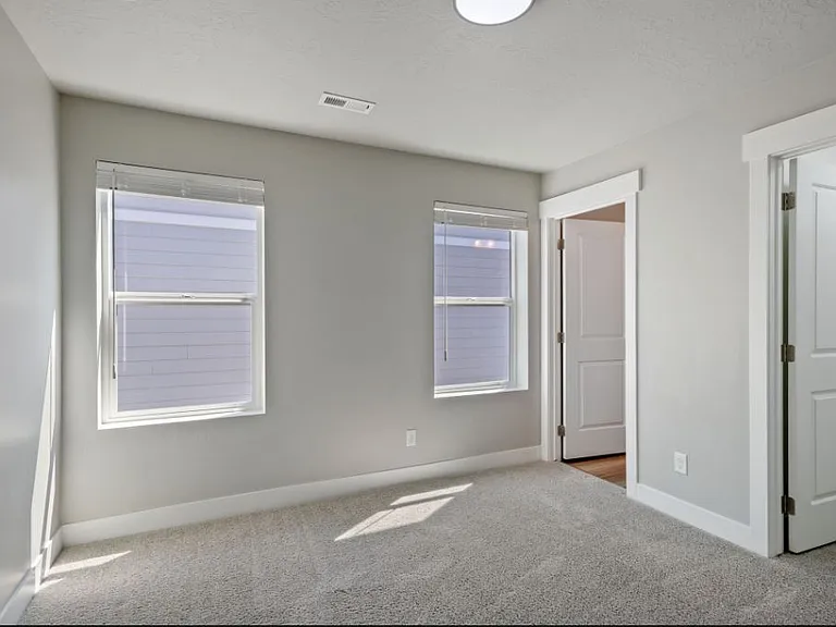 2101 W Northridge Dr — Photo 33