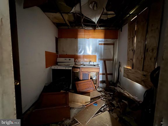4th image of 3131 Weymouth St