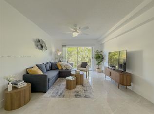 250 NE 181st Dr #107, North Miami Beach, FL 33160