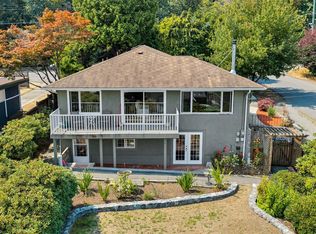 711 Wells Rd, Saanich, BC V8Y1R6