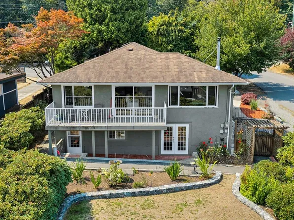 711 Wells Rd, Saanich, BC V8Y 1R6