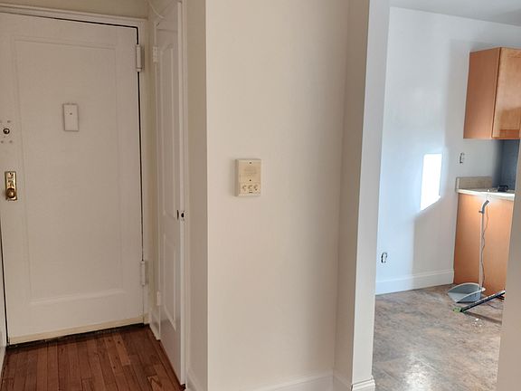 4th image of 218-05 Hillside Ave #2