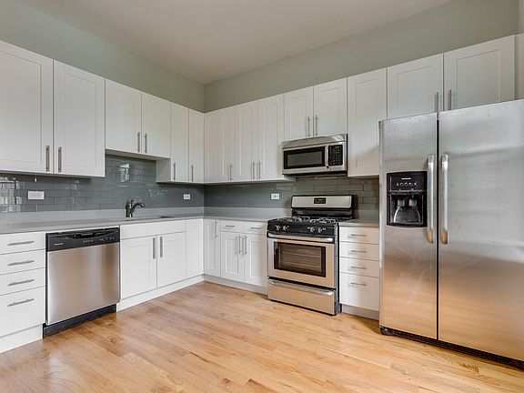 3rd image of 1242 N Campbell Ave