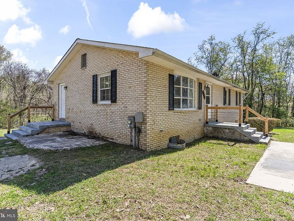 2nd image of 8400 Warren Dr