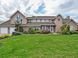 3 Buscher Ct, Brookhaven, NY 11719