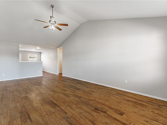 4th image of 236 Glory Ln