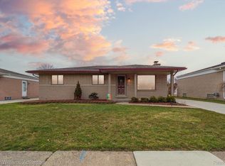 18772 Voiland St, Roseville, MI 48066