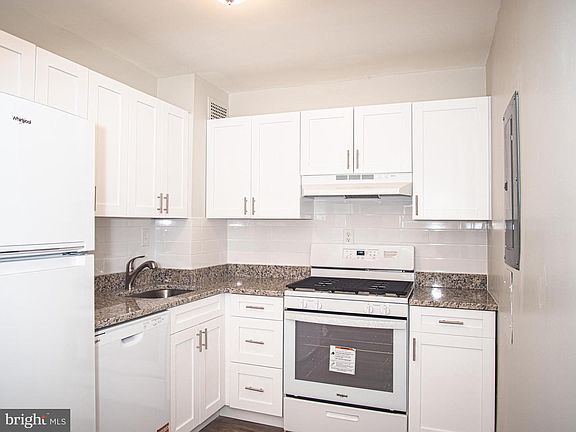 3rd image of 130 Slade Ave APT 203