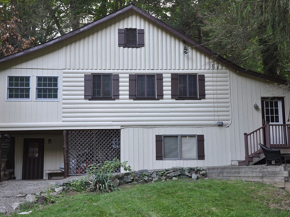 1st image of 9 Brookside Dr