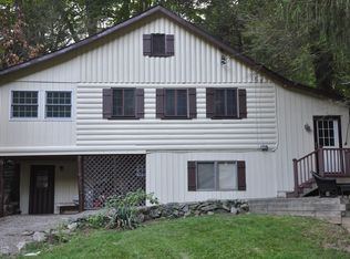 9 Brookside Dr, Yorktown Heights, NY 10598