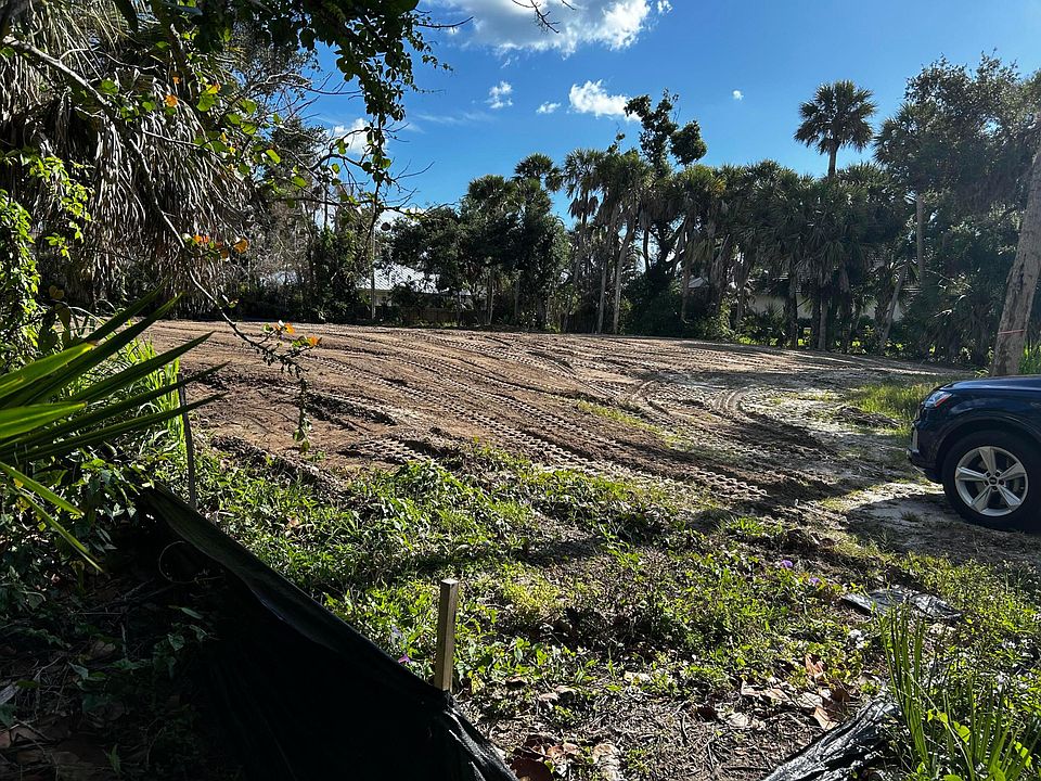 1st image of 525 Acacia Road