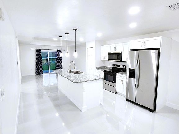 2nd image of 4812 Leonard Blvd S