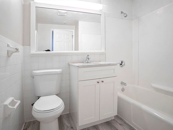 4th image of 71 Presidential Dr APT 1