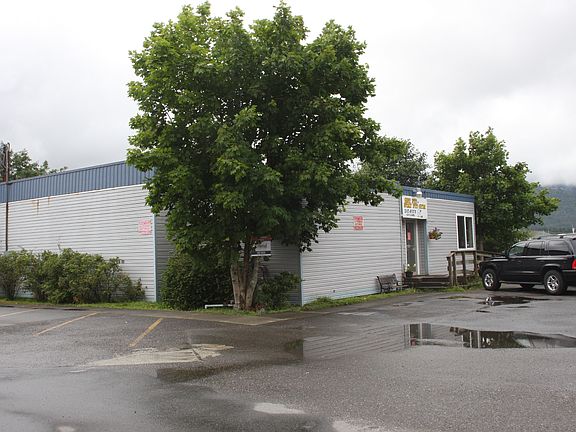 3rd image of 2531 Tongass Ave