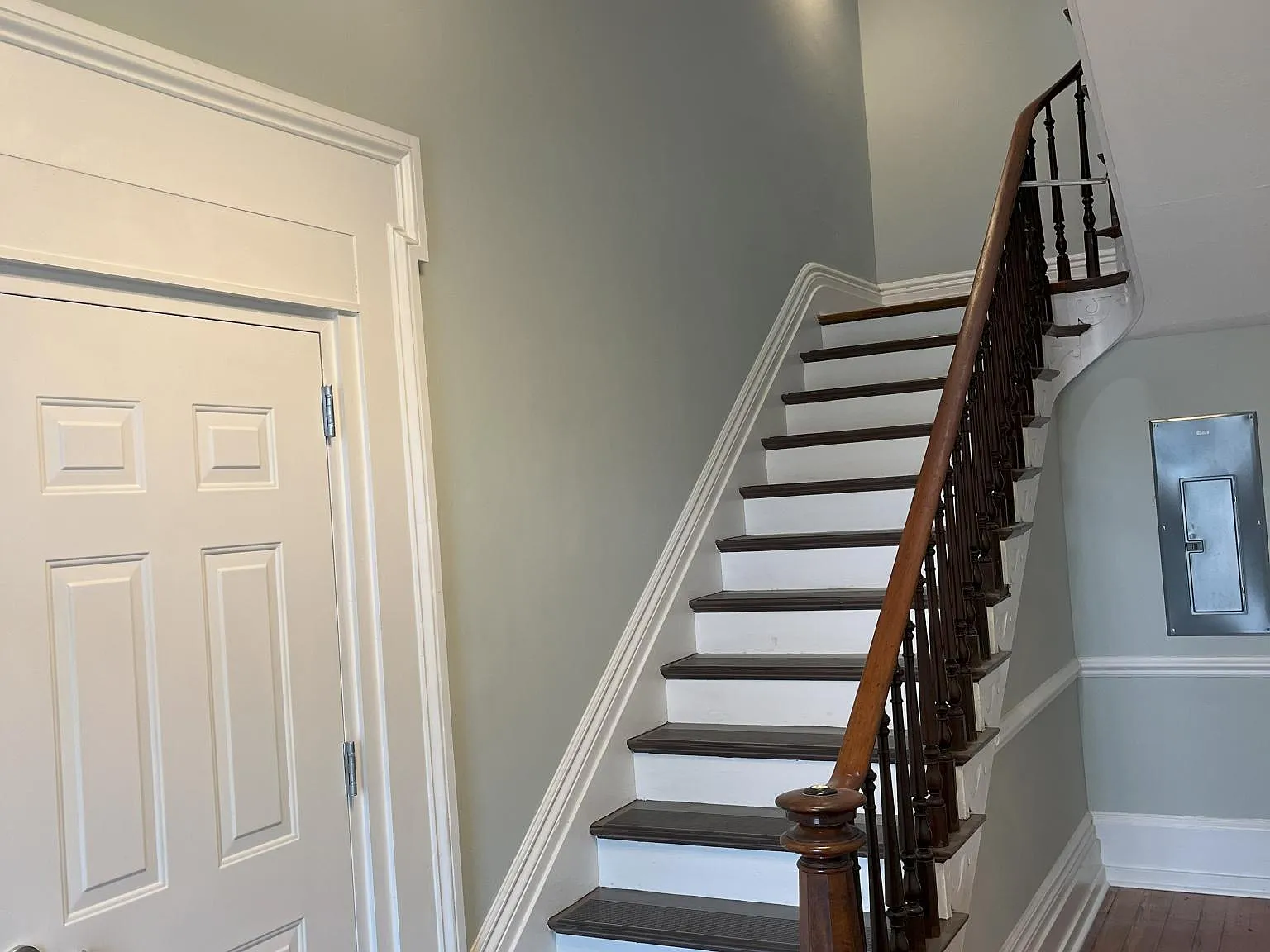 2 bed, 820 sqft, $1,800 — Photo 3