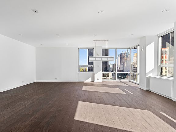 3rd image of 15 W 53rd St #21A