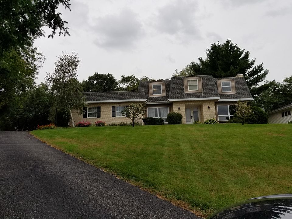 1st image of 108 Oak Forest Dr