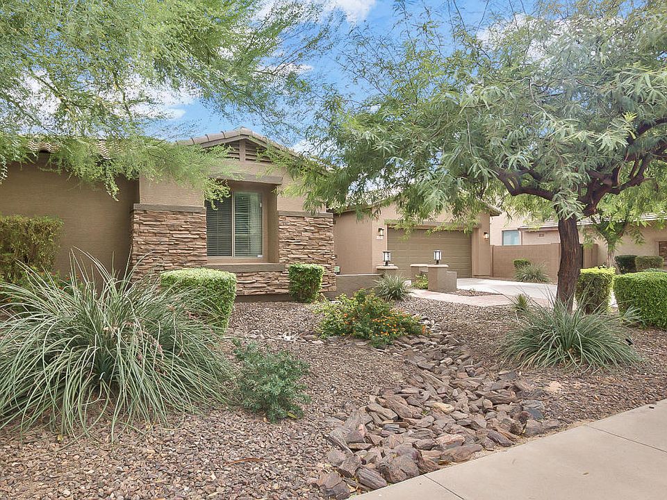 1st image of 2711 E Yellowstone Pl