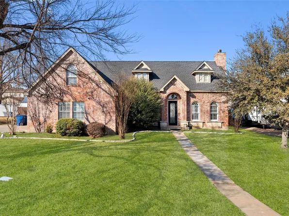 305 Parkwood Dr, Lakewood Village, TX 75068