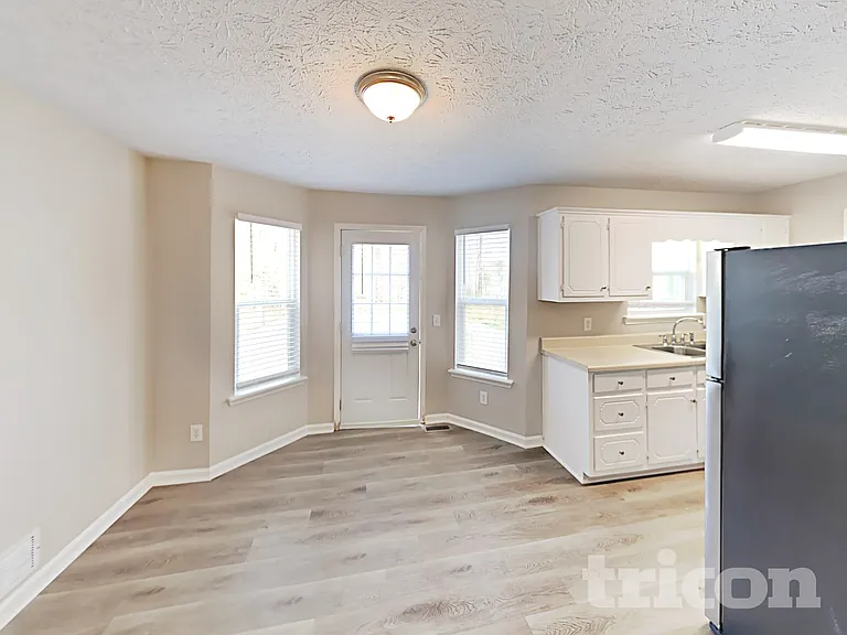 51 Colby Ct — Photo 4