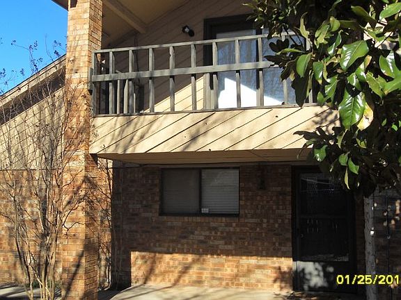 2nd image of 3111 NE Kingsbriar Cir