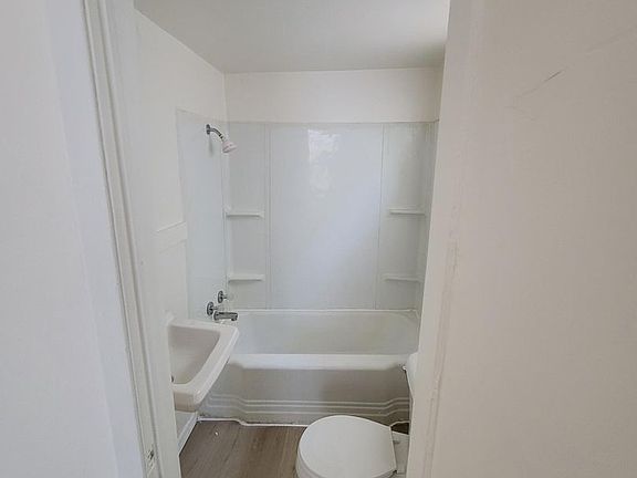 5th image of 750 Creek Top St #7