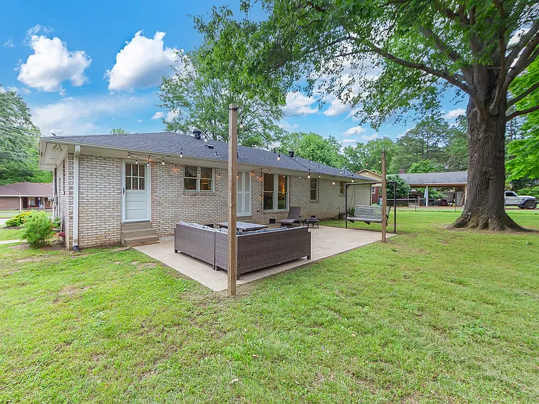 128 Laurie Cir — Photo 28