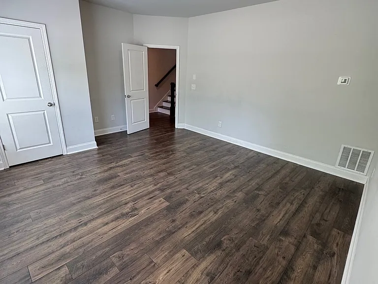 1202 Ainsworth Aly — Photo 7