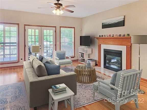4th image of 8609 New Oak Ln
