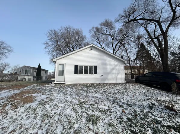 15 Kenworthy St, Valparaiso, IN 46385