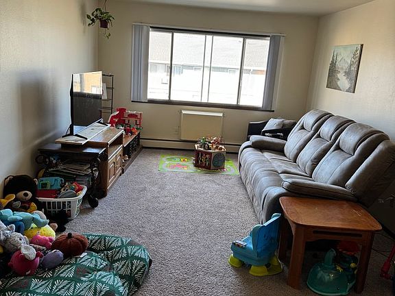 2nd image of 1674 Shawano Ave #16