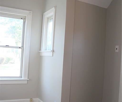 5th image of 257 Division St