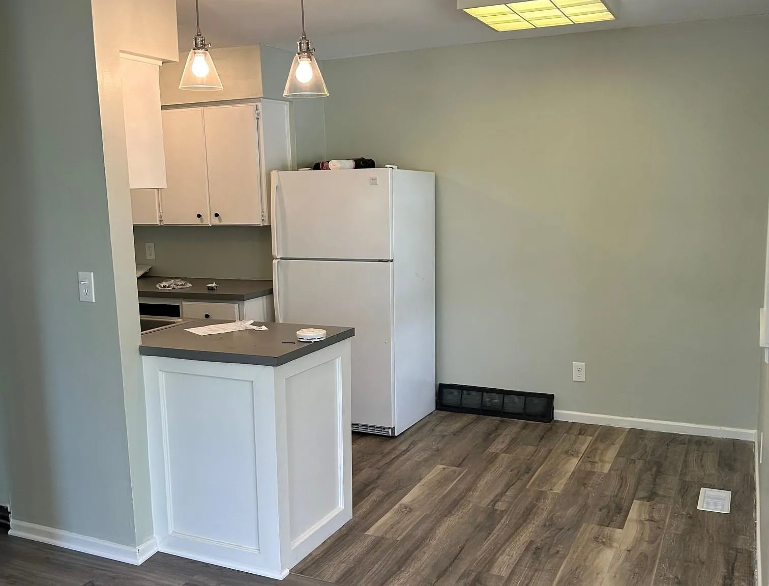 1 bed, 550 sqft, $1,050 — Photo 4