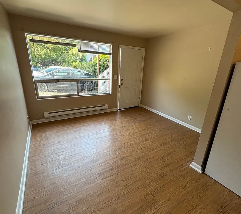 4255 Gilman Ave W