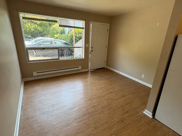 4255 Gilman Ave W, 4255 Gilman Ave W APT 4, Seattle, WA 98199