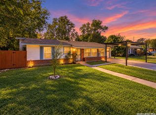 250 Chesswood Dr, San Antonio, TX 78228