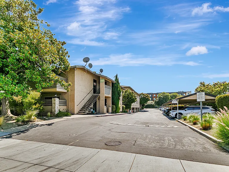 Santana Place — Photo 31
