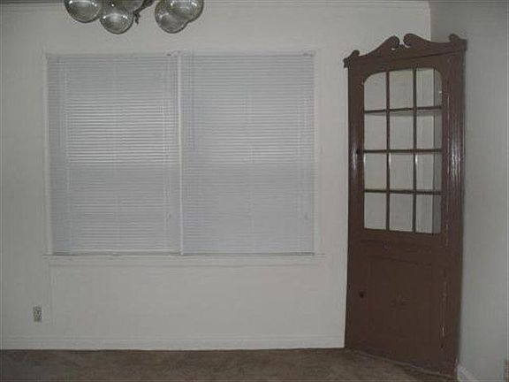 4th image of 836 SW Oakley Ave