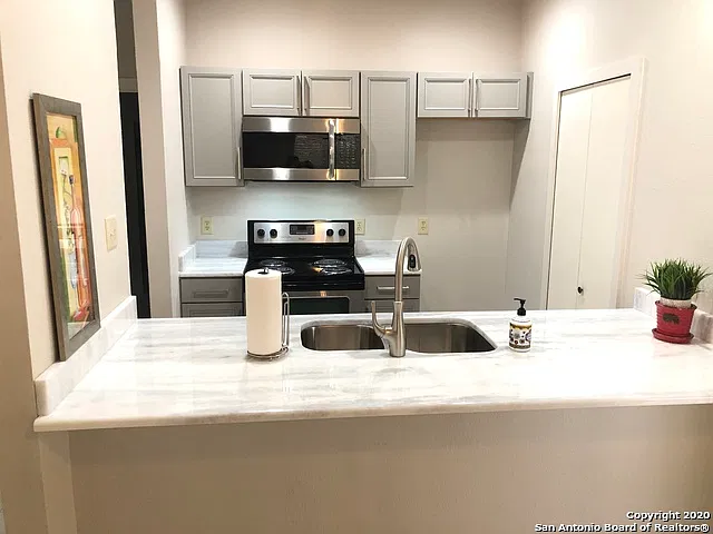 2 bed, 2.0 bath, 937 sqft, $1,575 — Photo 3