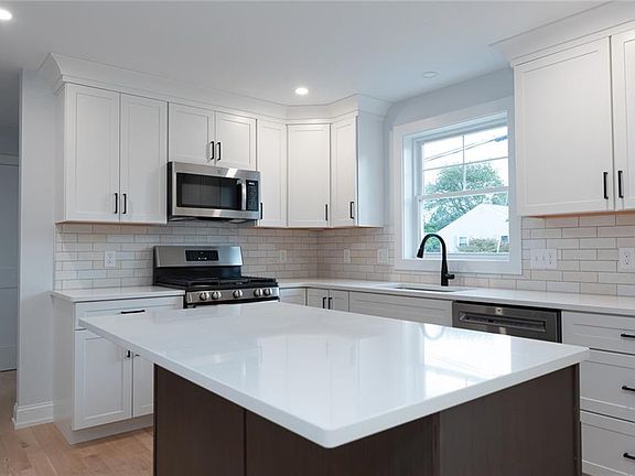 5th image of 49 Recess Ln