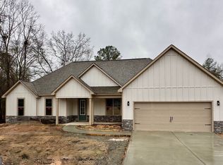 157 Country World Dr, Macon, GA 31211