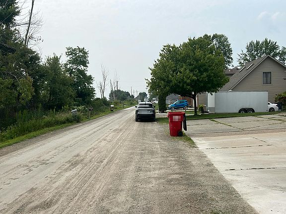 4th image of 38041 Cherry Ln